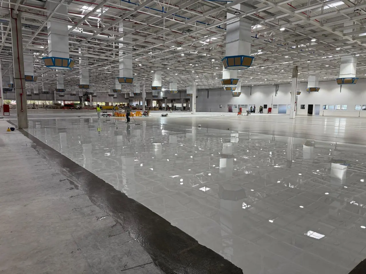 Sikafloor - Pisos industriais e comerciais em epóxi com acabamento estético e durabilidade elevada